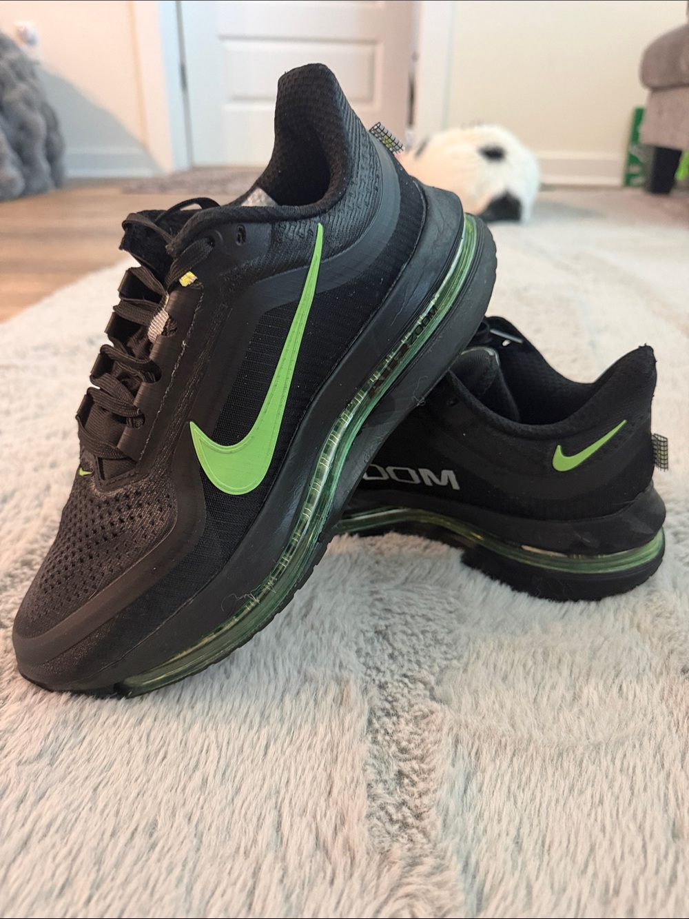 Nike Pegasus Premium Zoom Black & Green Volt Air Max Mens 7 womens 8.5 Sneakers